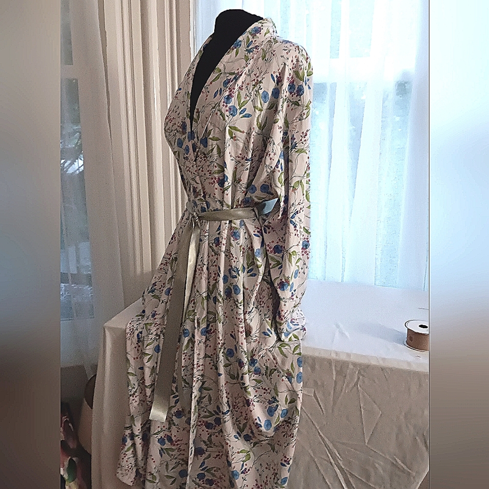 1 Cabernet robe in a silky floral print size L with ribbon sash full length. IN2